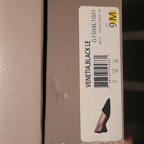 Franco Sarto Venetia Pump - Picture 8 of 9